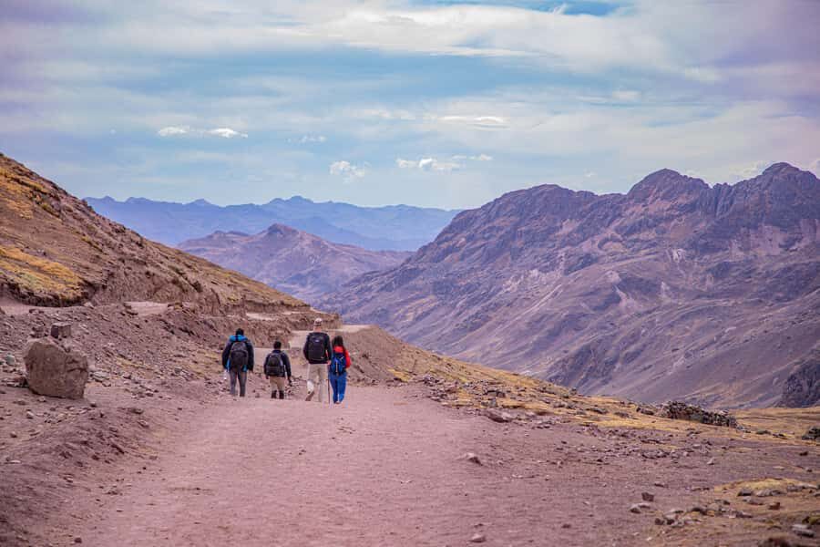 08am Departure Rainbow Mountain Tour: Late Morning Tour - Guides, Pace, and the Human Touch (Alex, Julio Caesar, and More)