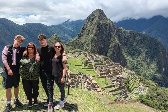 2-Day Guided Tour to Machu Picchu by Train - Day 2 climb to Machu Picchu: steps vs. the extra bus