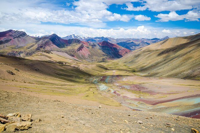 2-Day Machu Picchu and Rainbow Mountain Tour (Small group or Private) - Guides, language, and what the best ones do for you