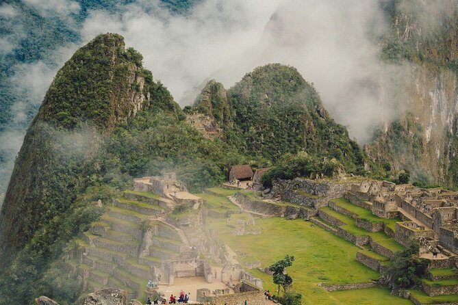 2-Day Machu Picchu and Rainbow Mountain Tour (Small group or Private) - The Ollantaytambo train route: how it shapes your day