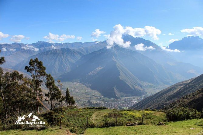 2-Day Machu Picchu Tour by Train with Salt Mines and Moray - Aguas Calientes Overnight: Hot Springs, Souvenirs, and Realistic Room Expectations