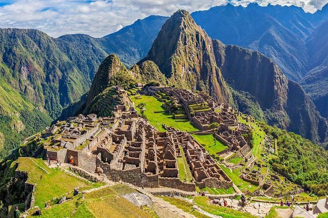 2 Day Machu Picchu Train Adventure from Cusco - Day 2: First Bus Into Machu Picchu, Then a Guided Standard Circuit