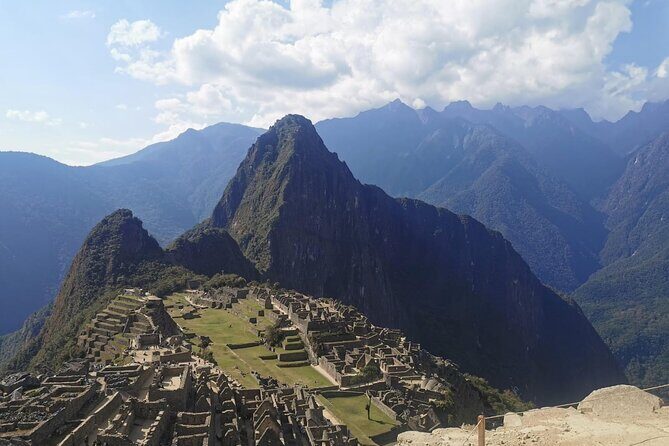 2-Day Sacred Valley Machu Picchu by Train with Llama Experience - Small-Group Feel: What the Guides Do With the Time