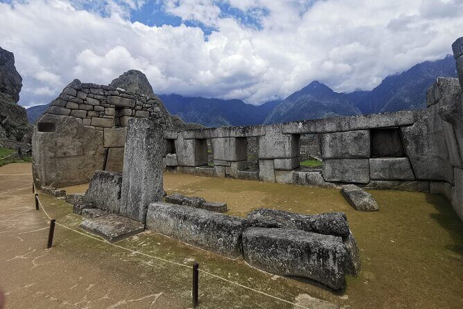 2-Day Tour in Sacred Valley and Machu Picchu from Cusco - The Hotel Night: What’s Included, What’s Not