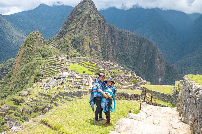2-Day Tour: Sacred Valley & Machu Picchu – All Tickets Included - Urubamba buffet lunch: more than one meal, it’s part of the pacing