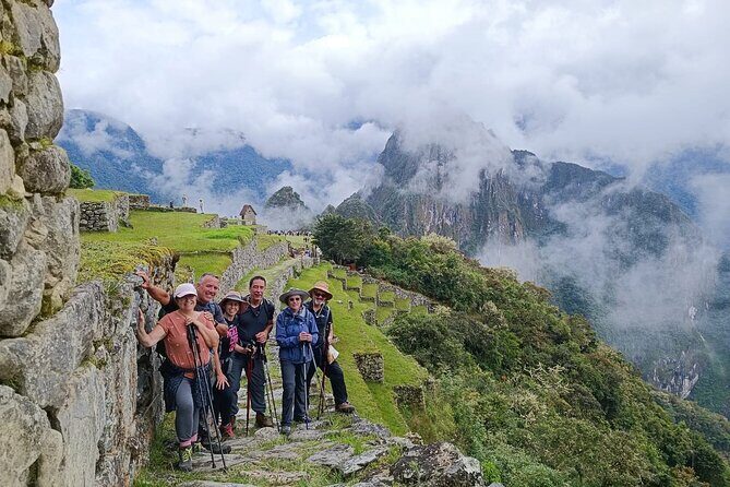 2 Day Tour Throughout the Short Inca Trail to Machu Picchu - Day 2: sunrise at Machu Picchu, guided ruins, and time to wander