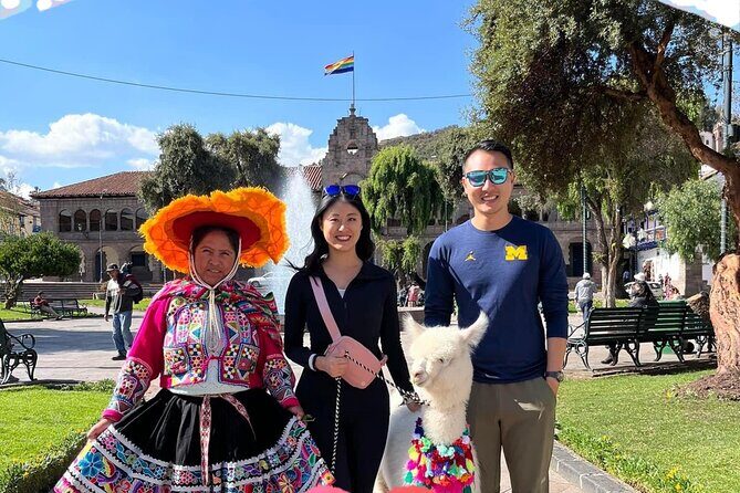 2 Days Sacred Valley and Machu Picchu Experience - Alpaca farm and Andean textiles: a gentle start before the ruins