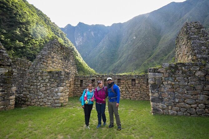 2 Days Shared Inca Trail to Machu Pichu - Wiñay Wayna picnic and Intipunku energy without a full-day grind