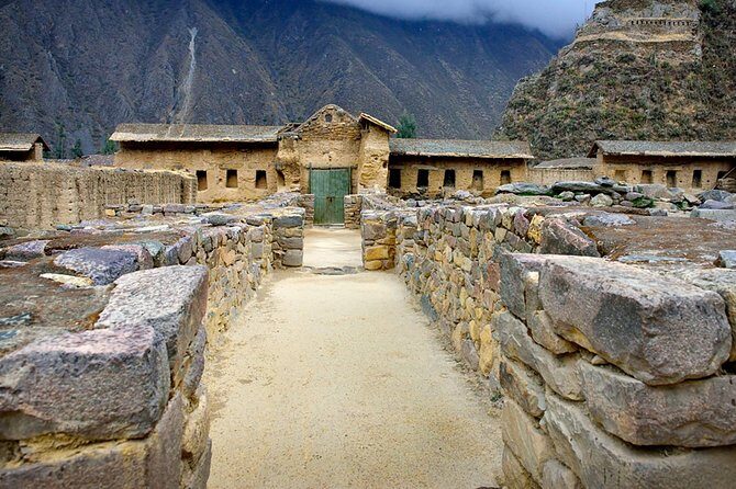 4-Day: All Included Excursion City Tour, Sacred Valley & MachuPicchu - Day 3: The early Machu Picchu bus, a 2.5-hour guided walk, and the return by train