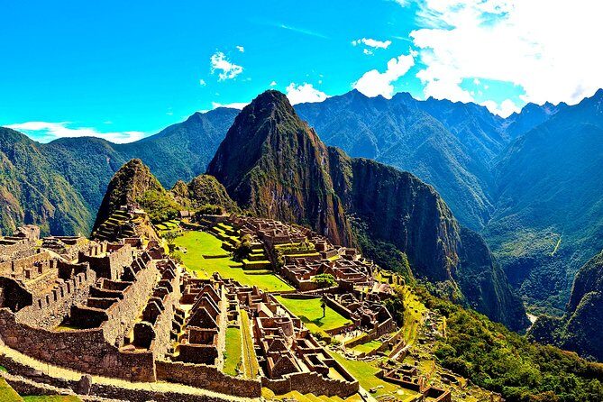 4-Day Cusco and Machu Picchu in private - Day 2: Train at 11:30am to Aguas Calientes, plus museum time