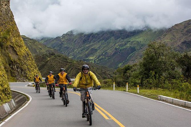 4-Day Inca Jungle Adventure, Mountain Biking, Rafting and Zipline - Day 4: The early climb into Machu Picchu and a guided walkthrough