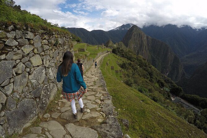 4 Days Inca Trail To Machu Picchu - Day 2: Warmiwañiusca Pass, Big Elevation, and the Descent to Pacaymayo