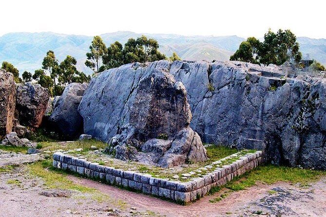4-Hour City Tour of Cusco Including Four Ruins - Stop 2: Q’enqo’s carved rock, labyrinth passages, and moonlight theory