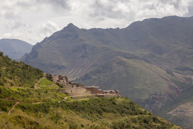 6-Day Best of Peru: Cusco, Machu Picchu, and Lake Titicaca Tour - Day 4: The Sun Route bus to Puno (Andahuaylillas, Raqchi, La Raya, Pukará)