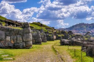 City Tour Cusco Qoricancha Sacsayhuaman y Tambomachay - Cusco city orientation: from main square to the Sun Temple