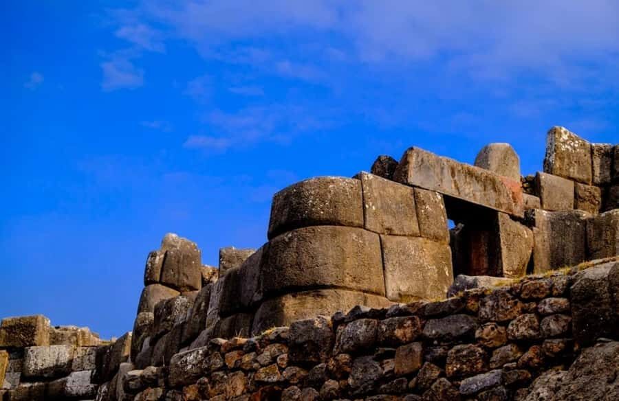 City Tour Cusco Qoricancha Sacsayhuaman y Tambomachay - Pucapucara: military control and a resting stop for travelers