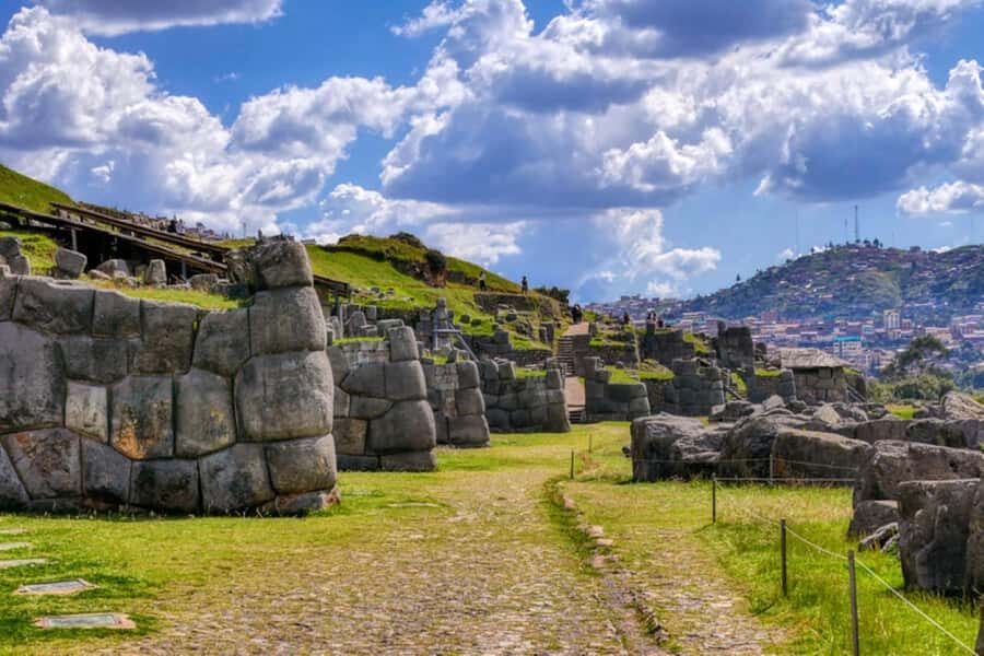 City Tour Cusco Qoricancha Sacsayhuaman y Tambomachay - Cusco city orientation: from main square to the Sun Temple