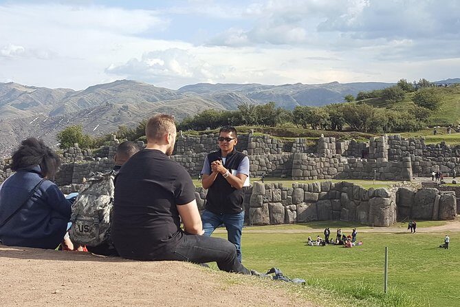 City Tour, Sacred Valley, Machupicchu and Maras Moray in 5 Days - Machu Picchu morning: Circuit 2 plus guide-led highlights and self-time