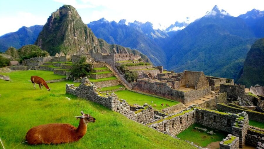 Cusco: 4-Day Inca Trail to Machu Picchu with Accommodation - What you truly get: guide support, gear, food, and small-group pacing
