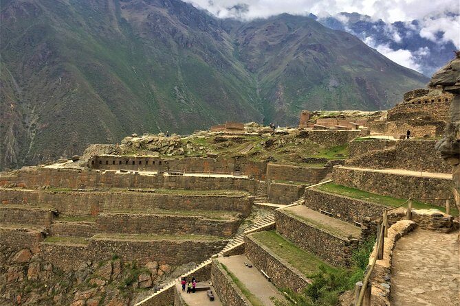 Cusco City Tour with Sacsayhuaman & Inca Sites – Small Group - Tambomachay: calm water fountains and Inca respect for nature