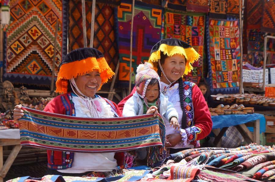 Cusco: Full-Day Sacred Valley and Maras Tour - Urubamba Lunch: A Buffet Break That Keeps the Day on Track