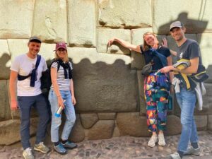 Cusco Highlights Walking Tour: History, Culture, Traditions - Plaza de Armas and the Cathedral: Inca core meets Spanish power