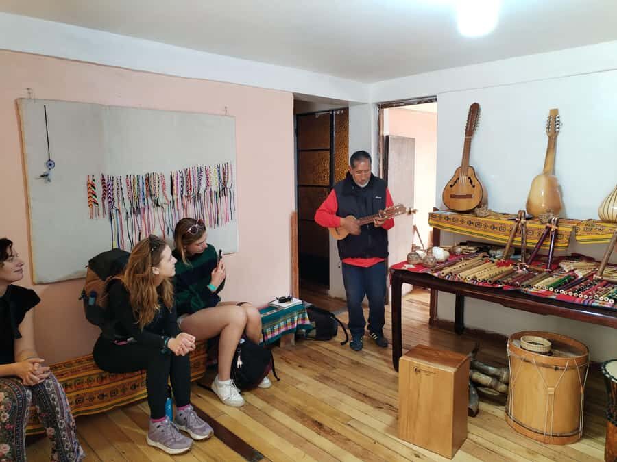 Cusco: Historic Walking Tour & Scenic Views with local drink - Calle Hatunrumiyoc and San Blas: streets you can read, viewpoints you’ll remember