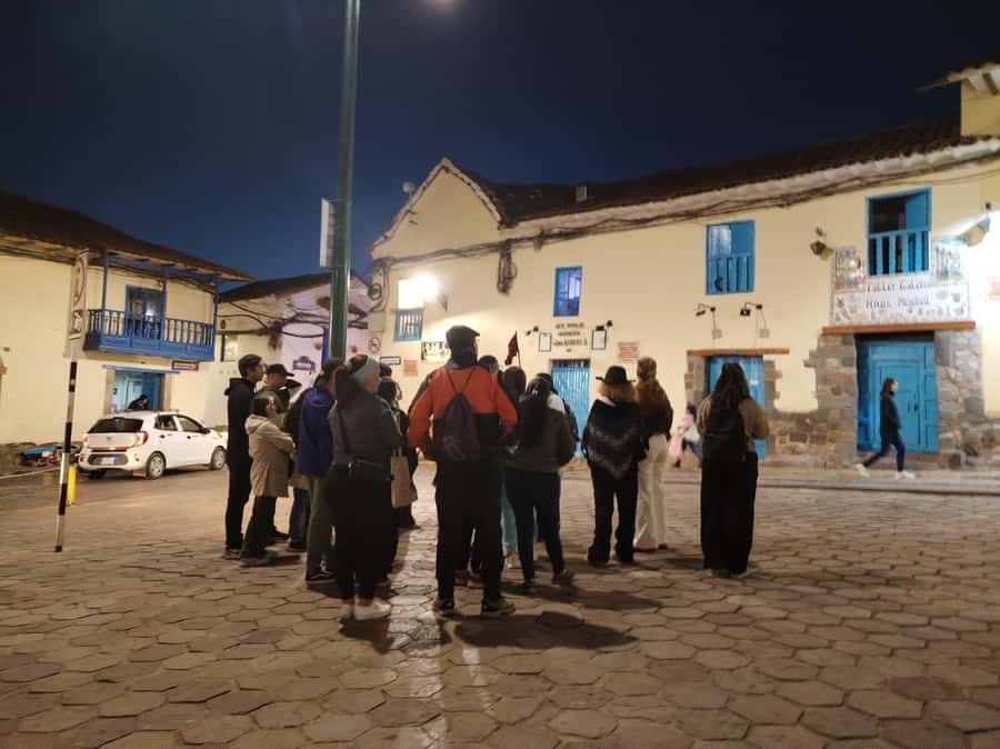 Cusco: Historic Walking Tour & Scenic Views with local drink - The luthier shop stop: the most memorable cultural pause