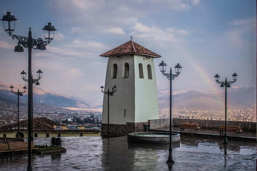 Cusco: Historic Walking Tour & Scenic Views with local drink - Calle Siete Borreguitos and the aqueduct-era view of history