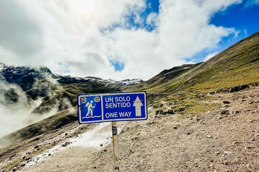 Cusco: Rainbow Mountain and Red Valley Day Trip with Meals - The Trailhead at 4,850 Meters: Your Body Starts Doing Math