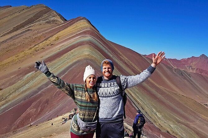 Cusco: Rainbow Mountain & Red Valley Premium Day Trip with Meals - Cusipata breakfast: a warm start above the city