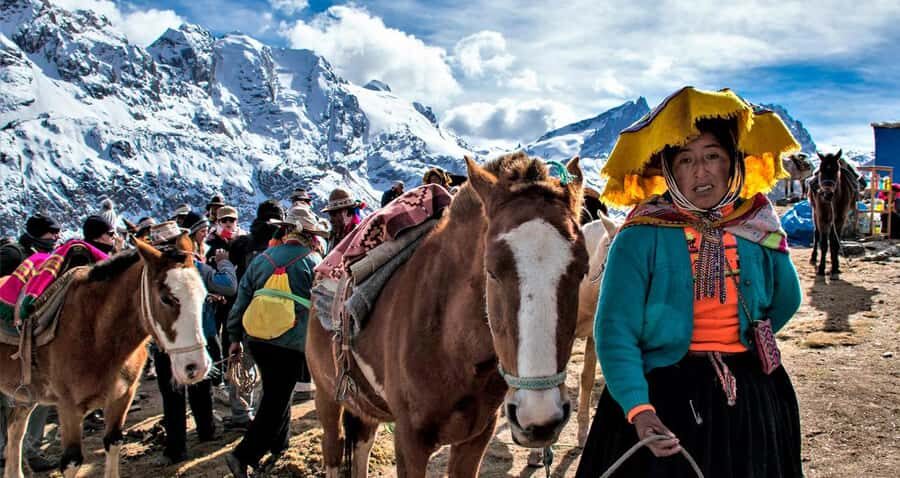 Cusco: Rainbow Mountain & Red Valley tour with Meals - The van ride: long enough to feel it, short enough to manage it