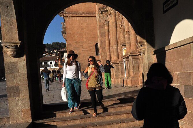 Cusco Sacred Valley and Machupicchu 4 Days - The Machu Picchu rhythm: train from Ollantaytambo, then bus up the zigzags