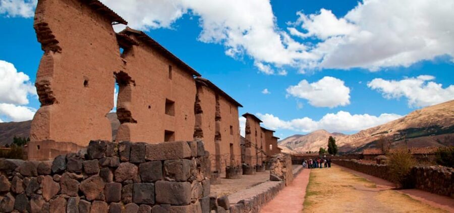 Cusco: Scenic Route of the Sun to Puno with Buffet Lunch - Abra La Raya viewpoint: the high pass photo moment