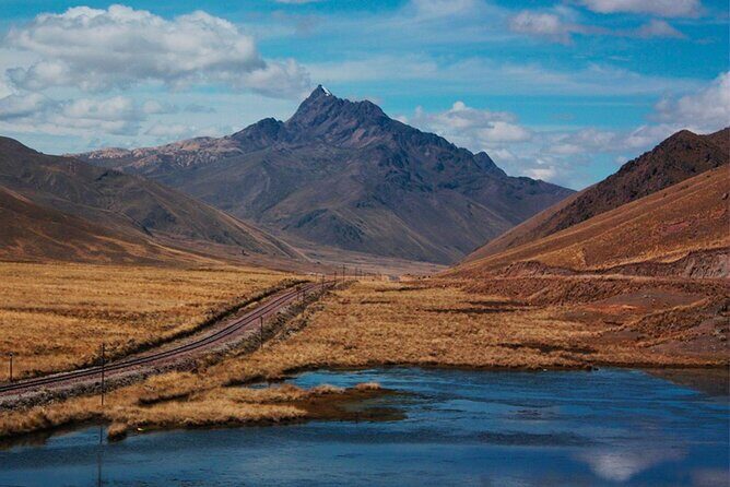 Cusco: Scenic Sun Route to Puno with Buffet Lunch - Abra La Raya (4,300 m): The Photo Stop Where Altitude Feels Real
