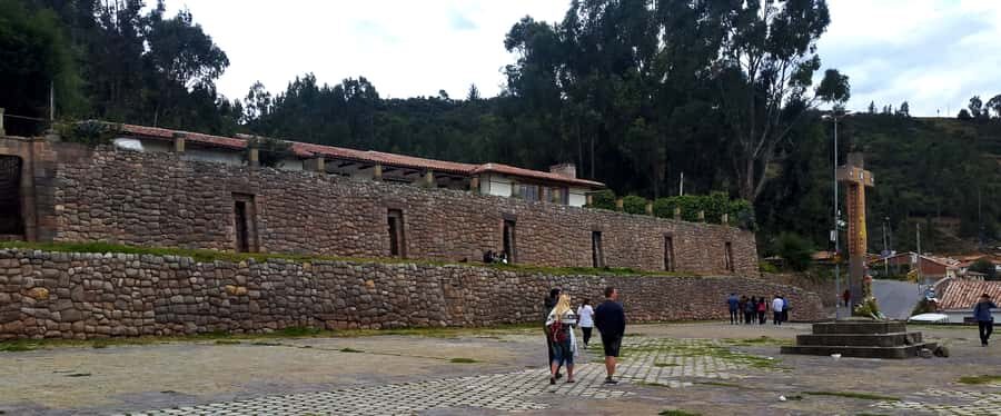 Cusco: Sightseeing Tour of the City on an Open-Top Bus - Alpaca wool weaving center: shopping with real context