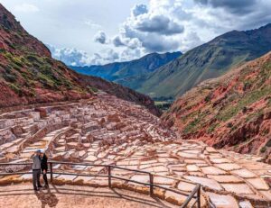 Cusco:Chinchero,Moray & Salt Mines drop-off in Ollantaytambo - Chinchero Textiles: More Than a Shopping Stop