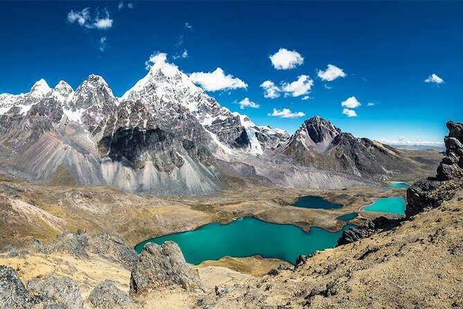 Excursion to Ausangate 7 lakes from Cusco. - The main event: hiking between seven lagoon colors