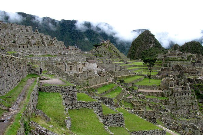 Excursion to Machu Picchu from Cusco full day - Private Service - Entering the citadel: private guide time and a built-in pace