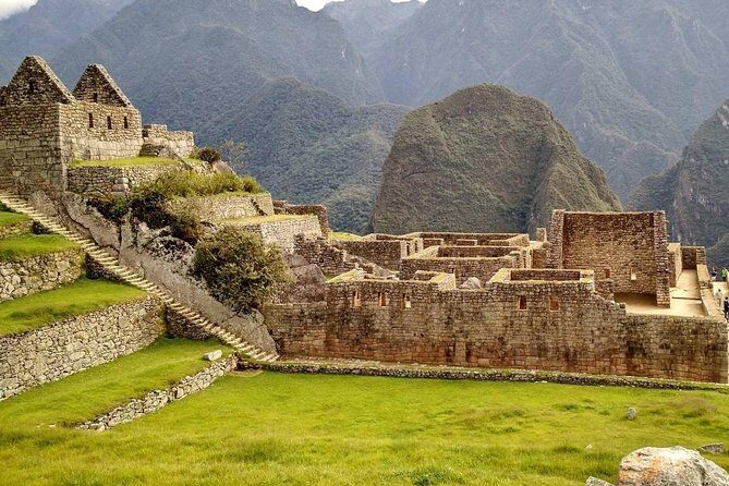 Excursion to MachuPicchu from Cusco with lunch | Private Service| - Climbing to Machu Picchu: entrance timing and a focused 2-hour guided tour