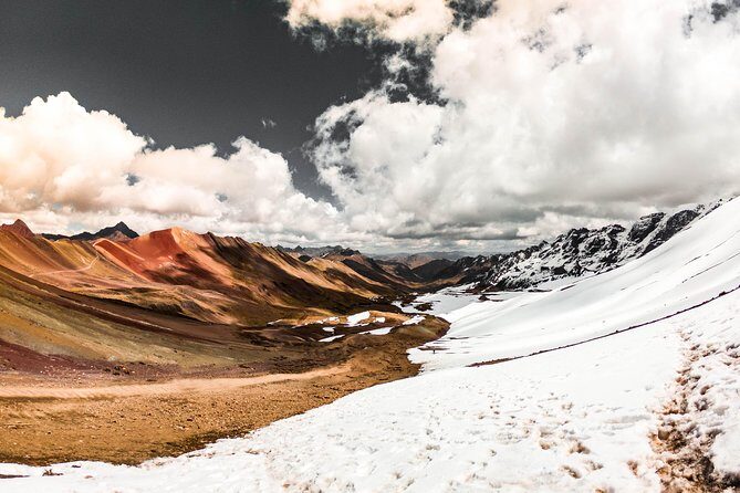 Excursion to Rainbow Mountain Full Day Optional Red Valley - Trailhead climb: breakfast, then a hike from 4,326m