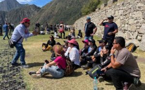 From Cusco: 1-day Machu Picchu Tour by Train - Ollantaytambo vs Poroy: How the Train Ride Sets the Tone