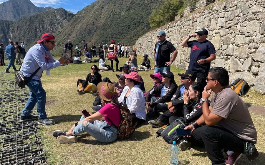 From Cusco: 1-day Machu Picchu Tour by Train - Ollantaytambo vs Poroy: How the Train Ride Sets the Tone