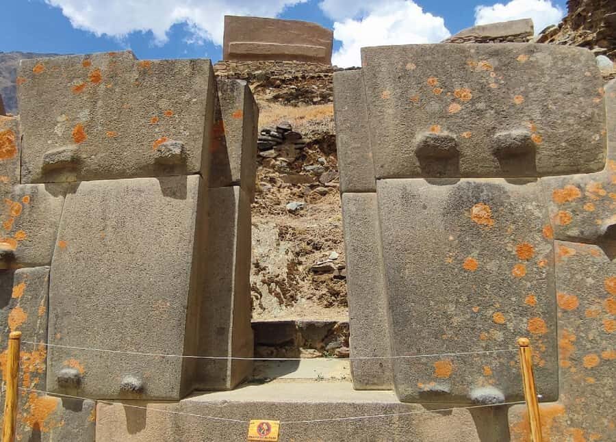 From Cusco: 2-Day Trip to the Sacred Valley and Machu Picchu - The Pisac craft market and Urubamba lunch: easy stops, real choices