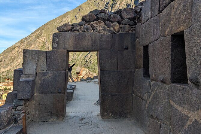 From Urubamba & Ollantaytambo: Sacred Valley Day tour with Lunch - Lunch in Maras: Included Meal With Mountain Views