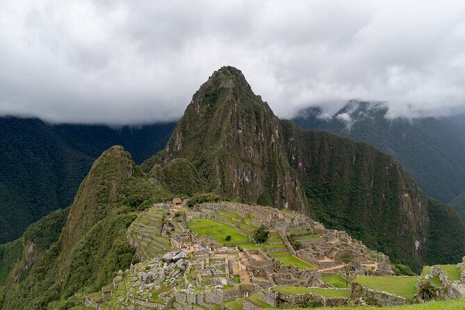 Full Day Guided Tour to Machu Picchu Transportation Included - Ollantaytambo to Machu Picchu entrance: the travel puzzle, solved
