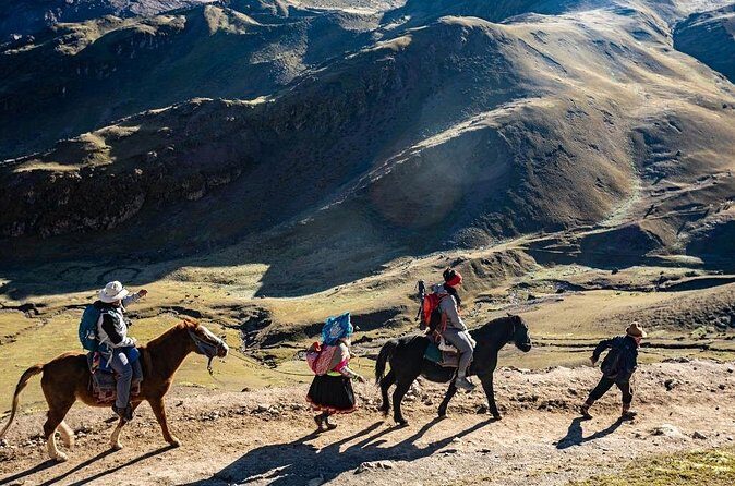 Full Day Hiking Tour in Rainbow Mountain Vinicunca Cusco - Altitude support: oxygen balloon and guide pacing that reduce chaos