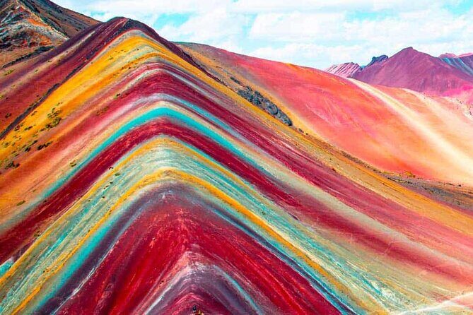 Full Day Rainbow Mountain Tour from Cusco - Getting fed before you climb: breakfast at the trail start