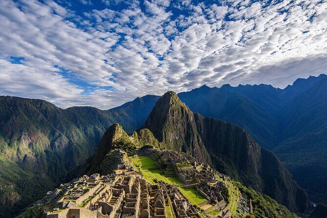 Full Day Tour to Machu Picchu by Train - Ollantaytambo station to Aguas Calientes: a train transfer that turns waiting into value