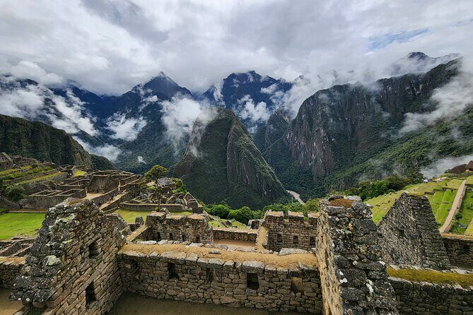 Half Day Private Tour Machu Picchu Cusco Peru - Getting Up the Mountain: Bus Ride That Keeps You on Schedule